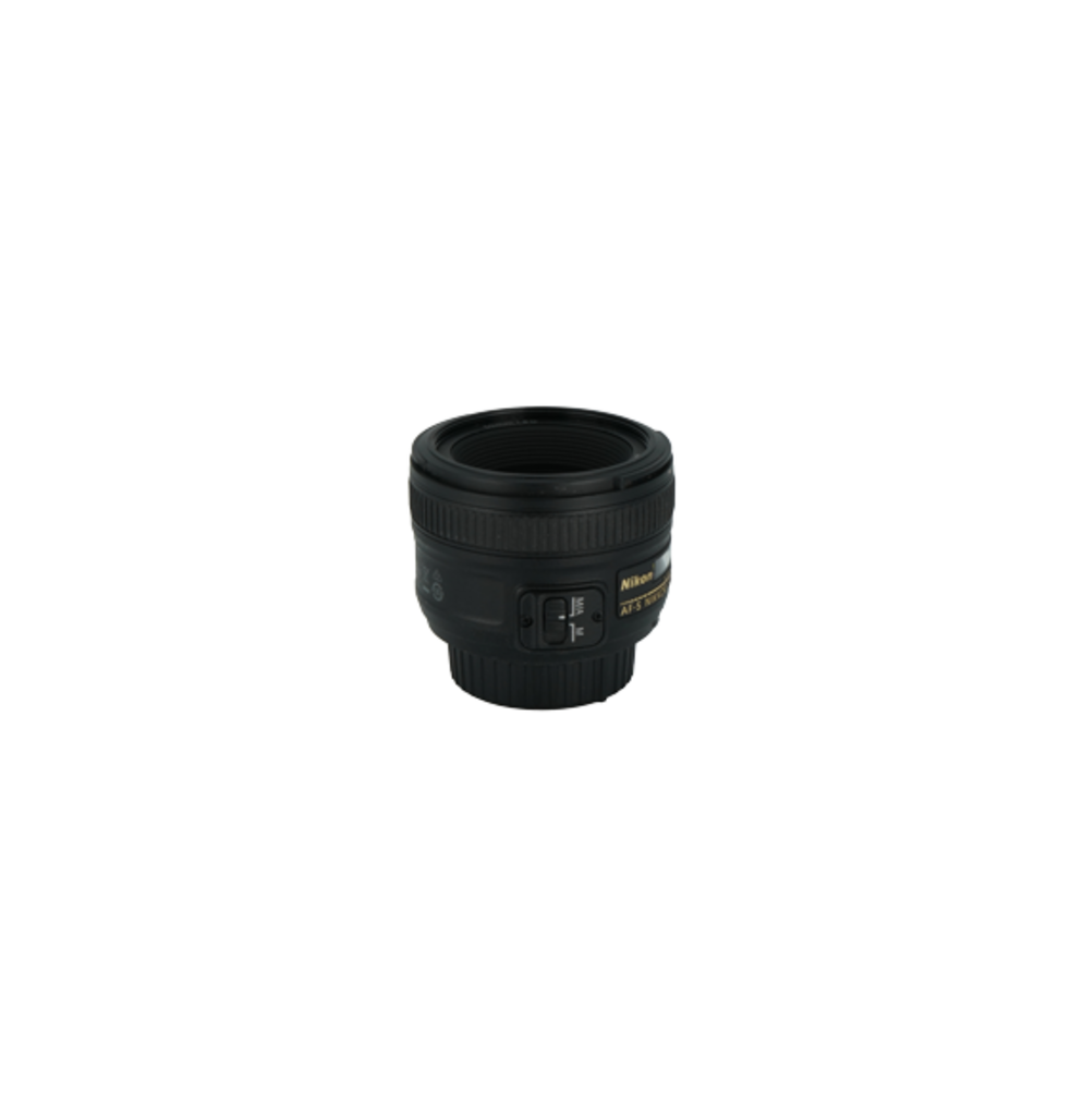 Nikon 50mm f/1.8 G full frame DSLR lens