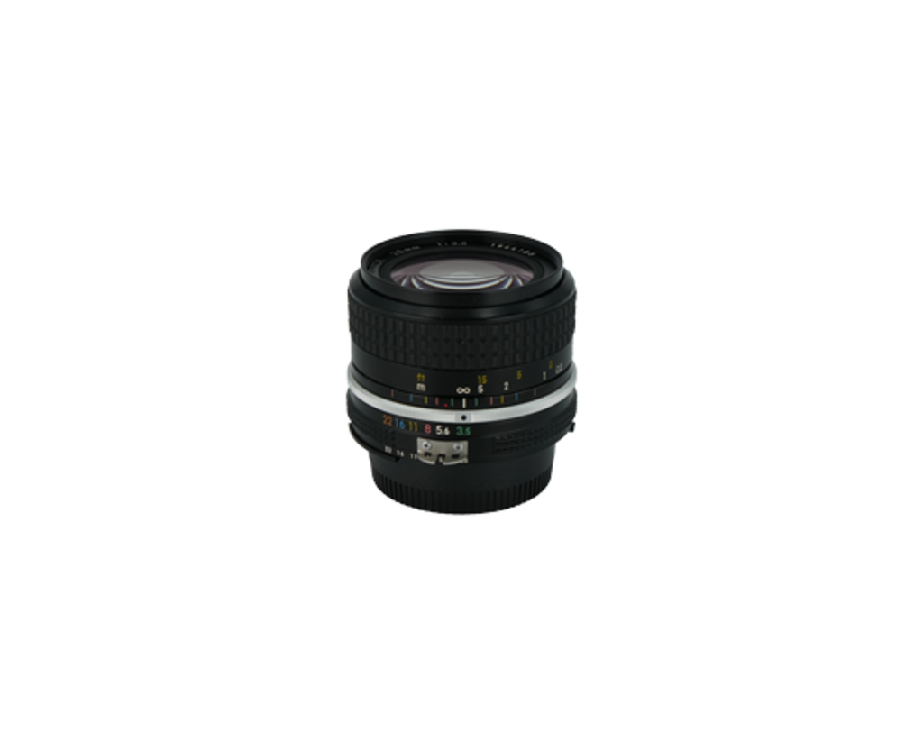 Nikon 28mm f/3.5 Ai full frame SLR lens for Nikon F