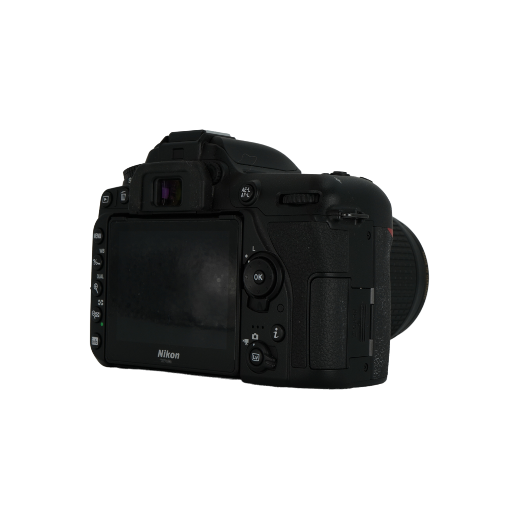 Nikon D7500 APS-C DSLR camera with Nikon AF-S 18-140mm f/3.5-5.6 G ED VR APS-C DSLR telephoto zoom lens