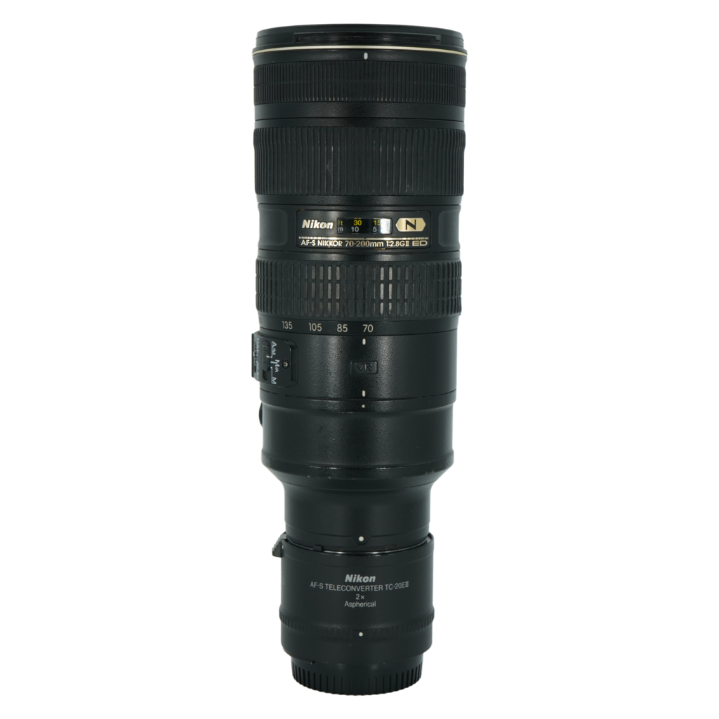 Nikon F 70-200mm f/2.8 VR ii full frame DSLR telephoto zoom lens