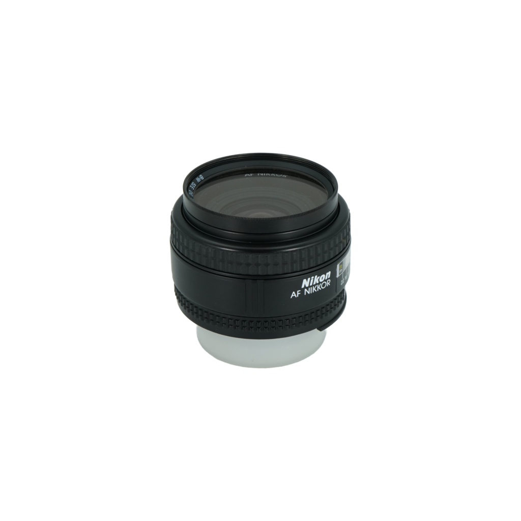 Nikon F AF nikkor 28mm f/2.8 full frame DSLR lens