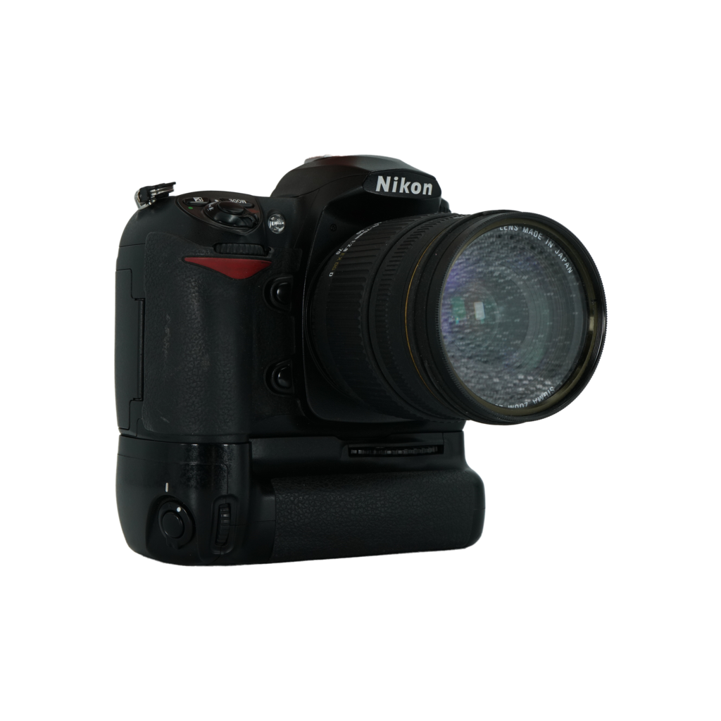Nikon D200 APS-C DSLR and Sigma 28-70mm f/2.8 full frame DSLR lens for Nikon F