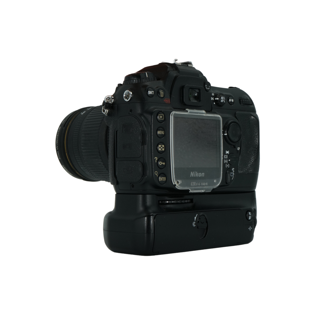 Nikon D200 APS-C DSLR and Sigma 28-70mm f/2.8 full frame DSLR lens for Nikon F