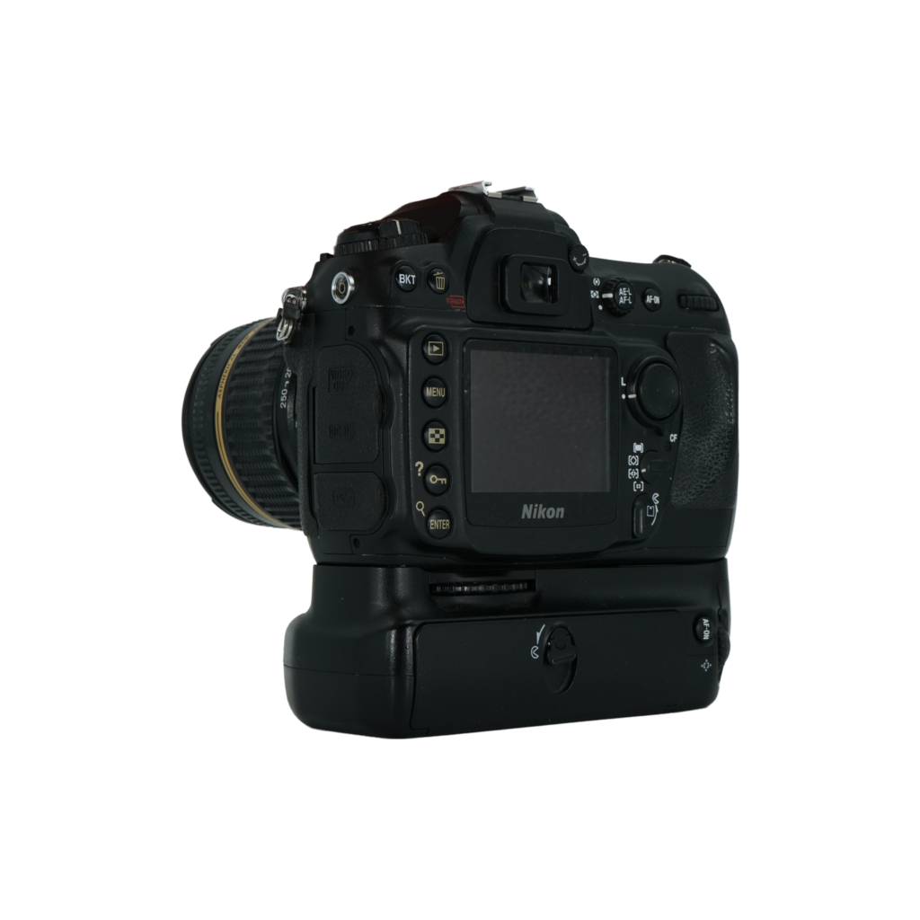 Nikon D200 APS-C DSLR camera and Tamron 18-100mm f/3.5-6.3 APS-C DSLR telephoto zoom lens for Nikon F