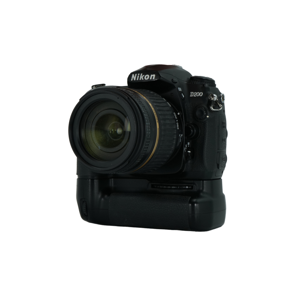 Nikon D200 APS-C DSLR camera and Tamron 18-100mm f/3.5-6.3 APS-C DSLR telephoto zoom lens for Nikon F