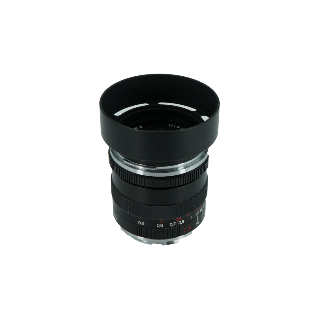 Zeiss Biogon 25mm f/2.8 ZM T* rangefinder lens