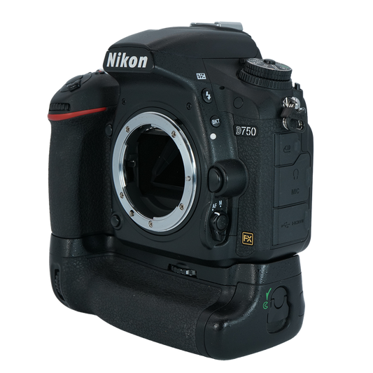Nikon D750 Full-frame DSLR with MB-D16 Grip