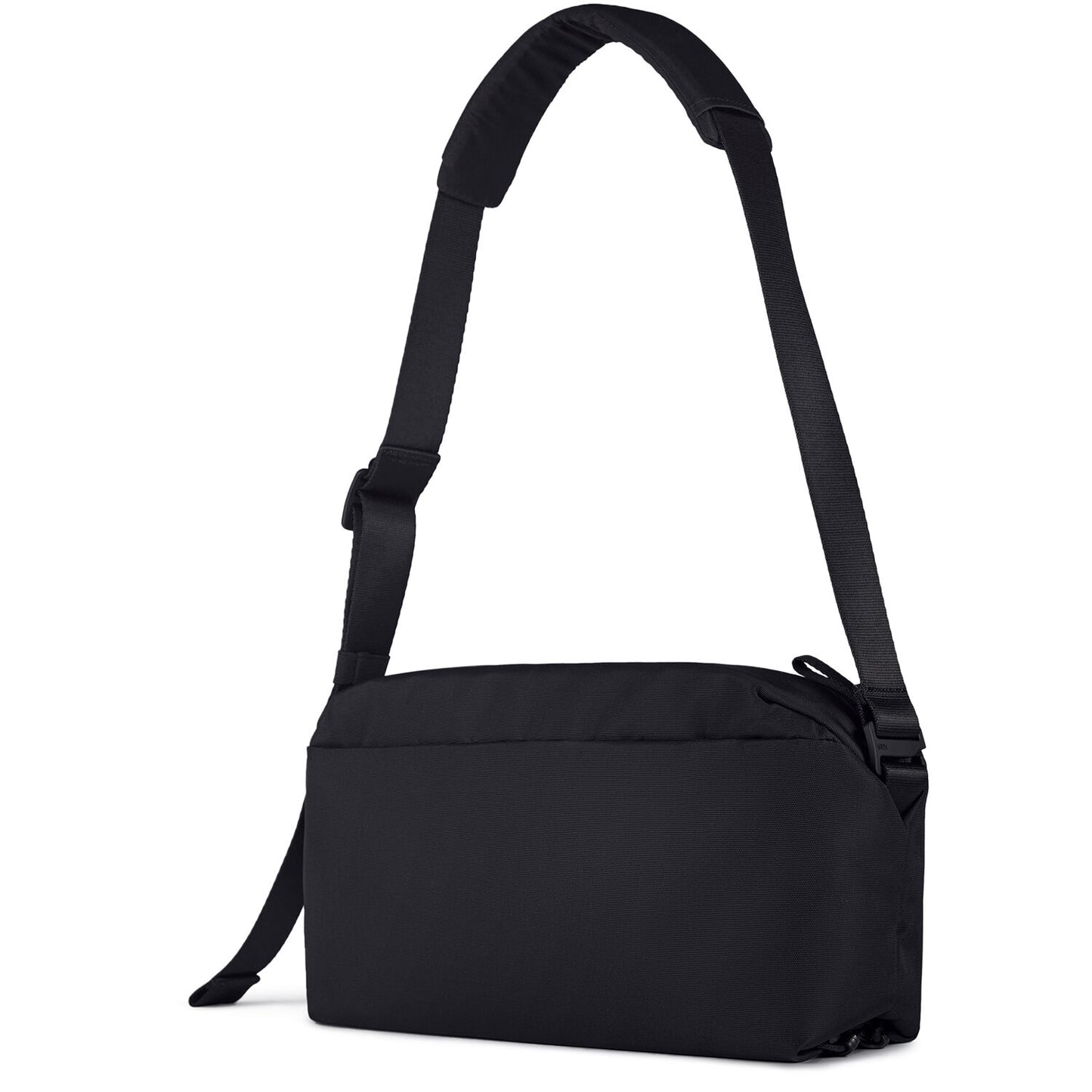 Urth Crossbody Bag 8L (Black)