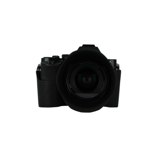 Sony A7 full frame mirrorless camera with Sony 28-70mm f/3.5-5.6 full frame mirrorless lens