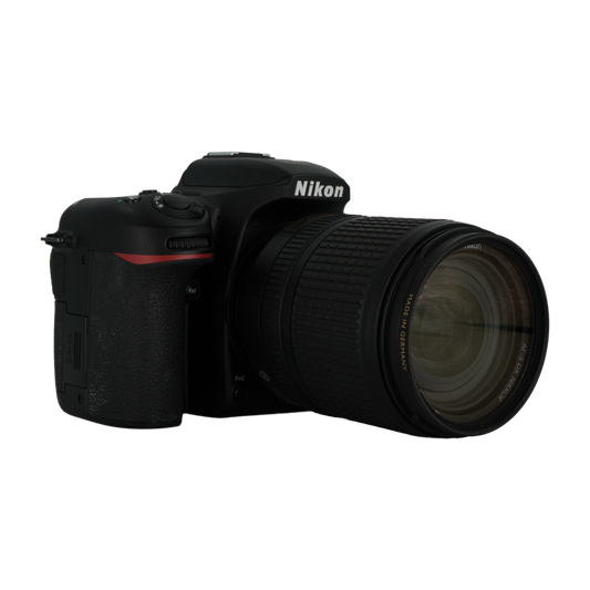 Nikon D7500 APS-C DSLR camera with Nikon AF-S 18-140mm f/3.5-5.6 G ED VR APS-C DSLR telephoto zoom lens
