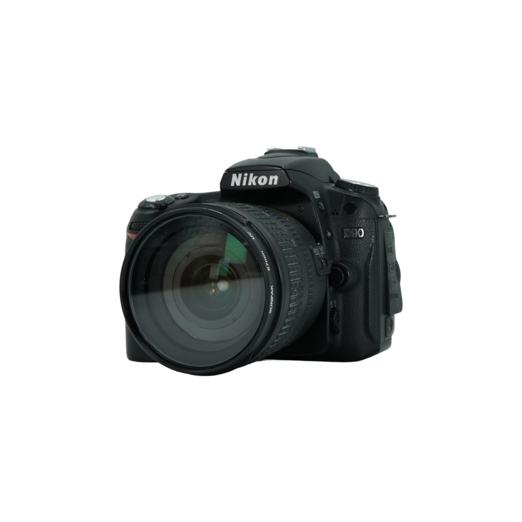 Nikon D90 APS-C DSLR camera with Nikon 18-70mm f/3.5-4.5G DX APS-C DSLR Lens