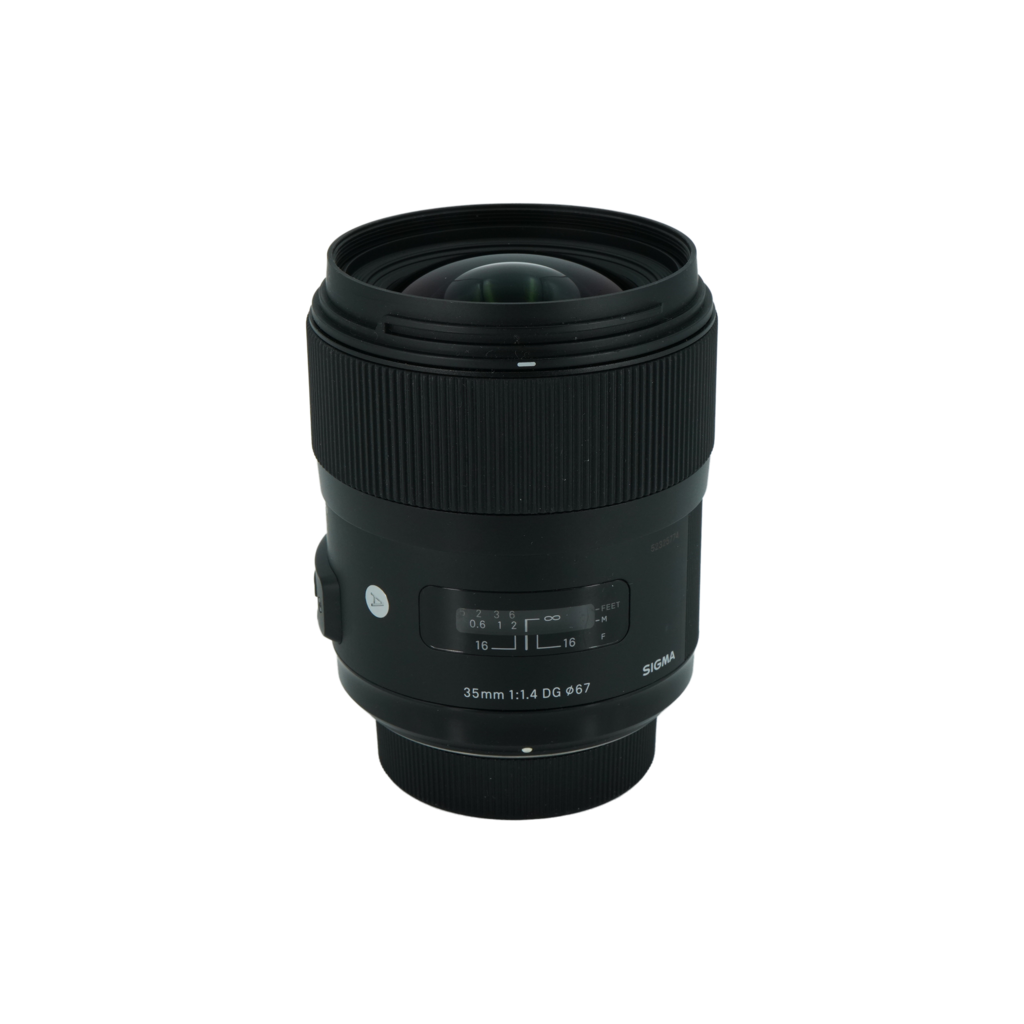 Sigma 35mm f/1.4 full frame DSLR lens for Nikon F mount