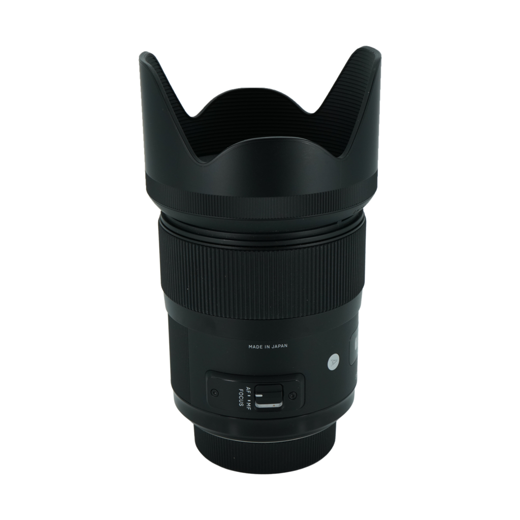 Sigma 35mm f/1.4 full frame DSLR lens for Nikon F mount