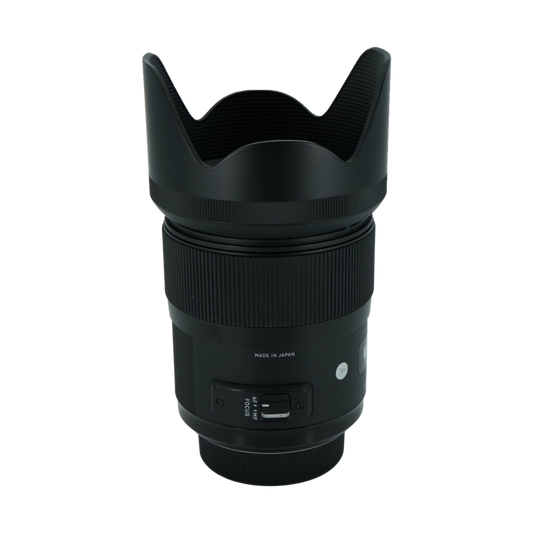 Sigma 35mm f/1.4 full frame DSLR lens for Nikon F mount
