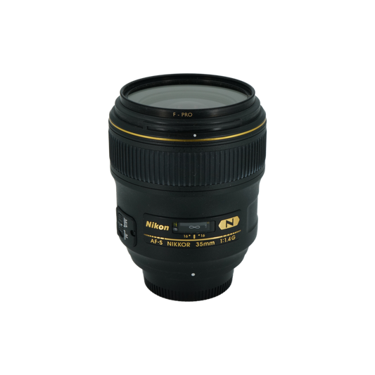 Nikon F AF-S Nikkor 35mm f/1.4 G full frame DSLR prime lens