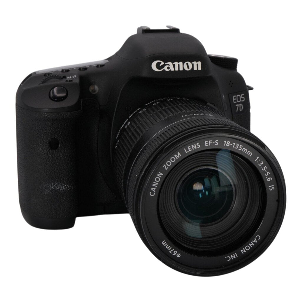Canon 7D APS-C DSLR Camera w/ Canon EF-S 18-135mm f/3.5- 5.6 IS APS-C DSLR Lens
