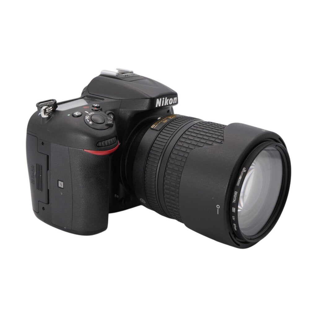 Nikon D7200 APS-C DSLR Camera with Nikon Nikkor DX 18-140mm f/3.5-5.6 Lens