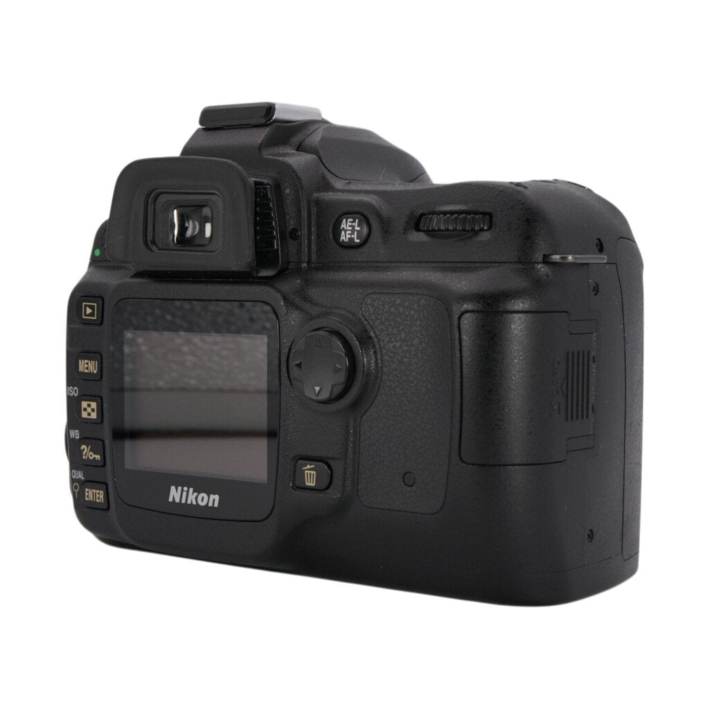 Nikon D50 APS-C DSLR Camera w/ Nikon DX 18-55mm f/3.5-5.6 G ED Lens