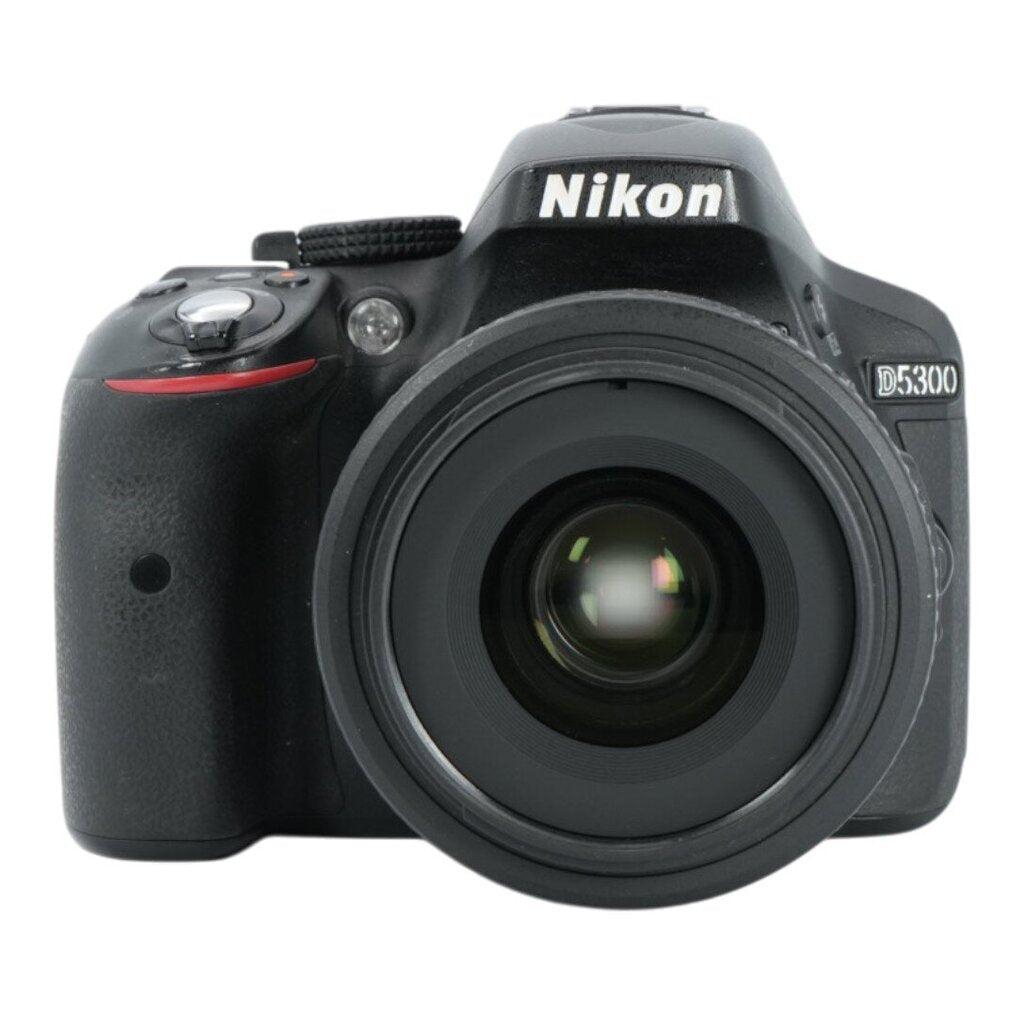 Nikon D5300 with Nikon AF-s DX 35mm f/1.8 G Lens