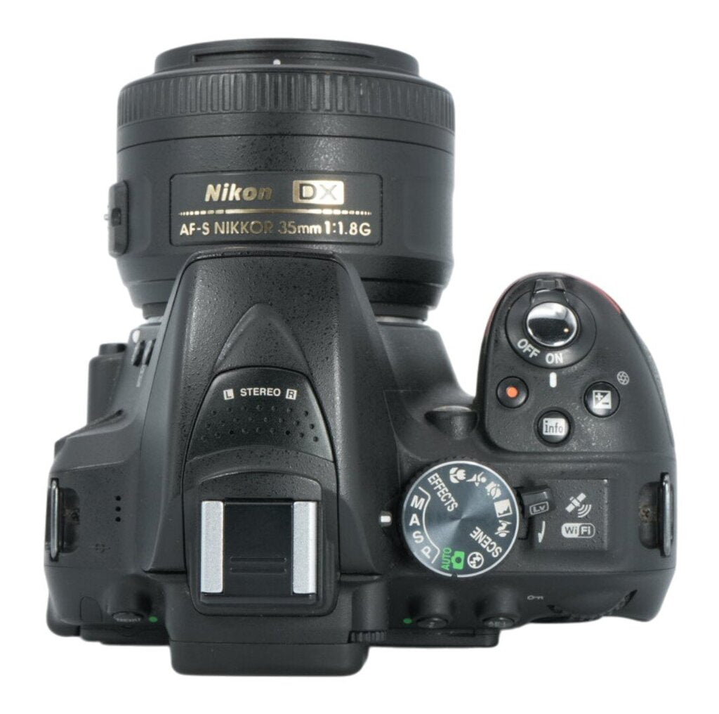 Nikon D5300 with Nikon AF-s DX 35mm f/1.8 G Lens