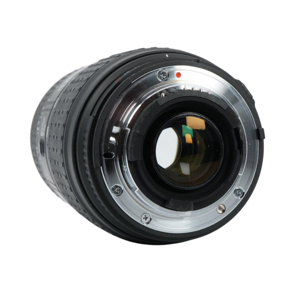 Sigma 70-300mm f/4-5.6 APO Macro Full-frame DSLR Lens for Nikon F-mount