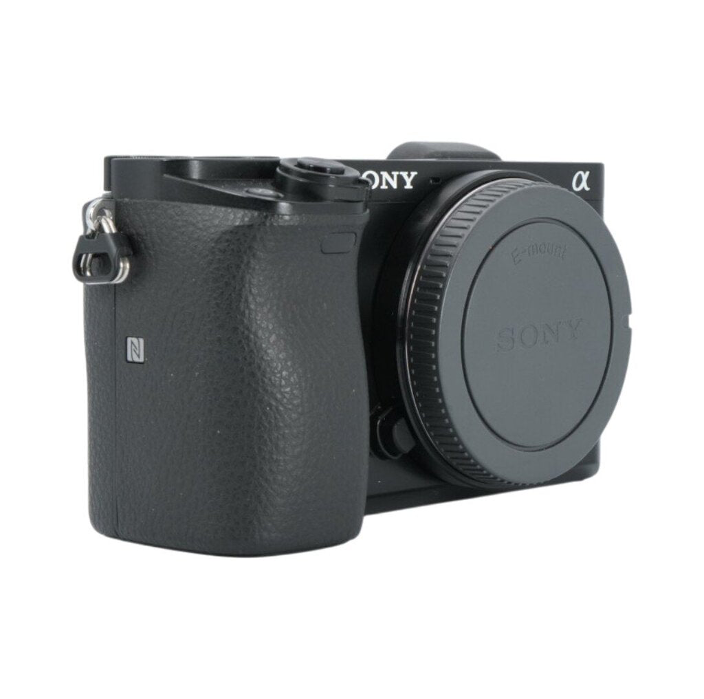 Sony Alpha a6000 APS-C Mirrorless Camera