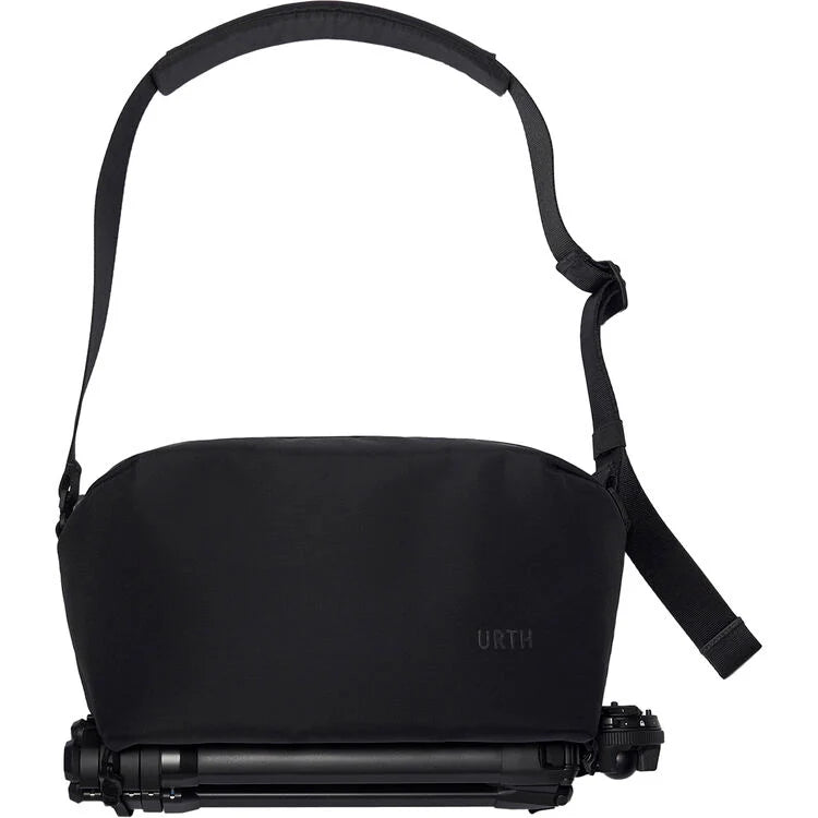 Urth Crossbody Bag 5L (Black)
