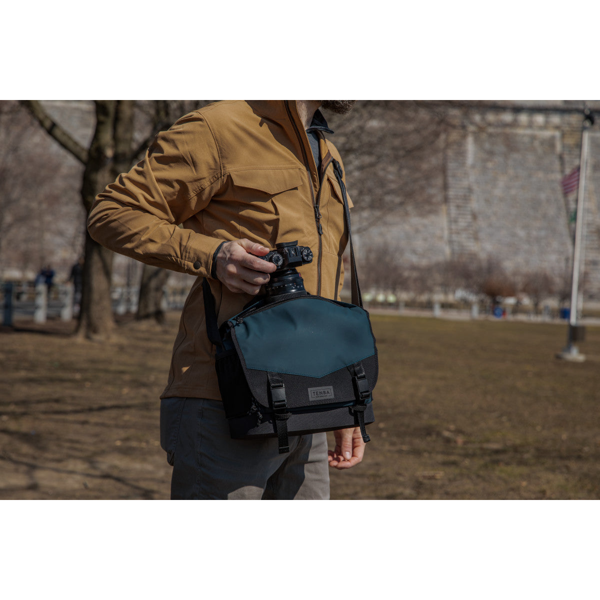 Tenba DNA 9 Slim Messenger Bag