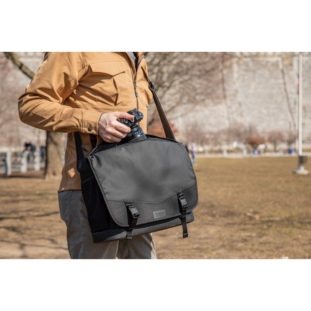 Tenba DNA 16 Slim Messenger Bag