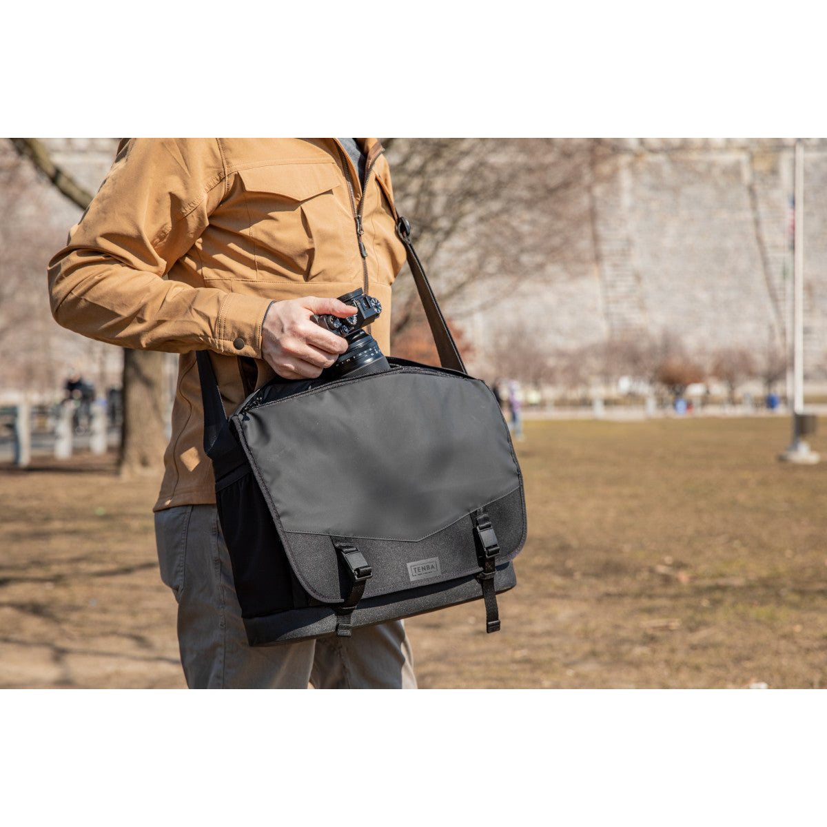Tenba DNA 16 Slim Messenger Bag